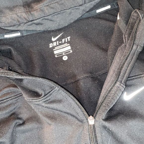 Women’s size medium long sleeve dri fit zip shirt nike - Picture 2 of 5